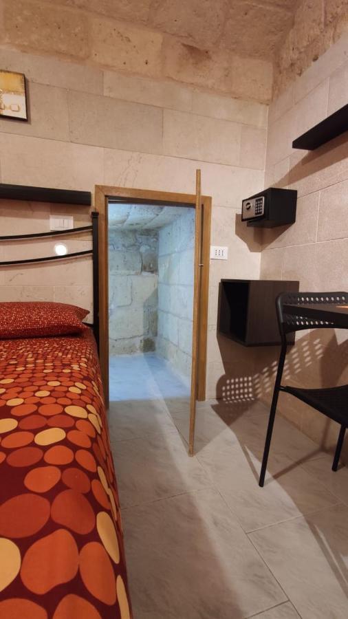 Al Fly Bed & Breakfast โมโนโปลี ภายนอก รูปภาพ